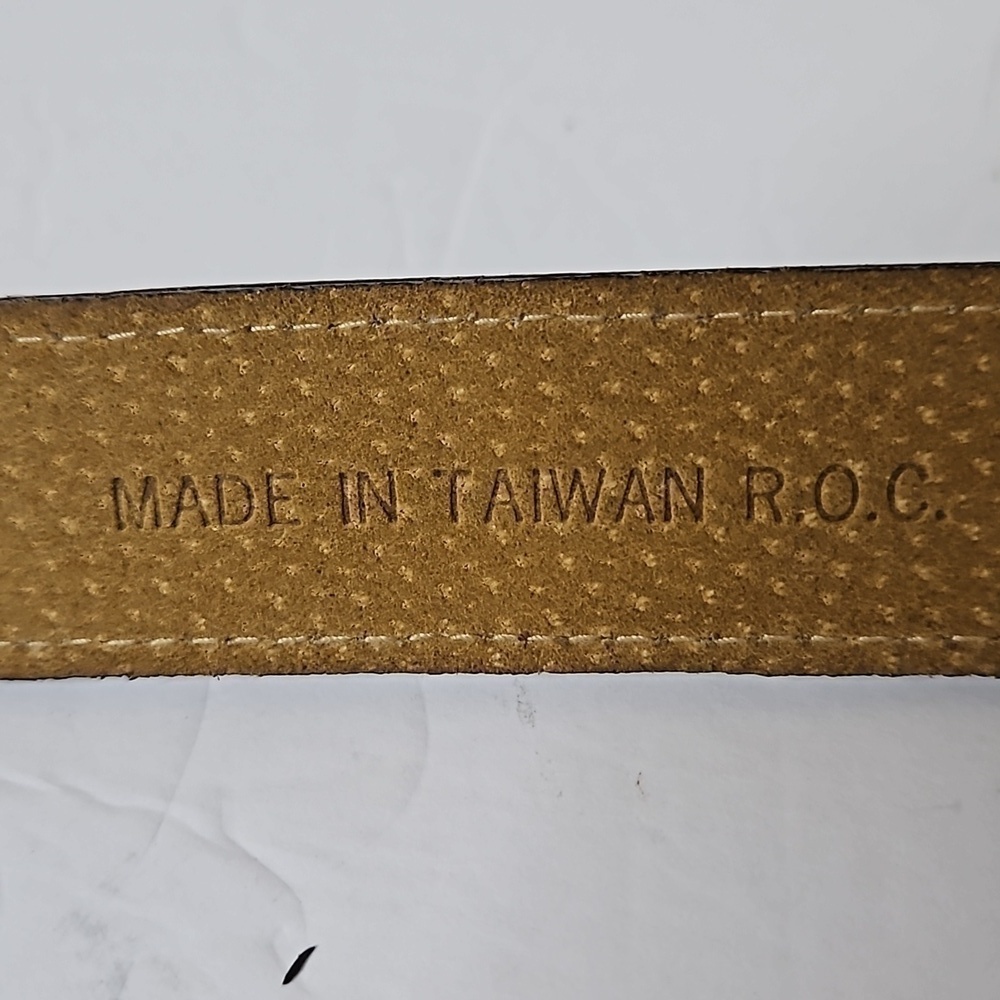 Italian Embossed Leather Belt size M Brown Brass accent hardware   Pre-owned - Picture 8 of 10